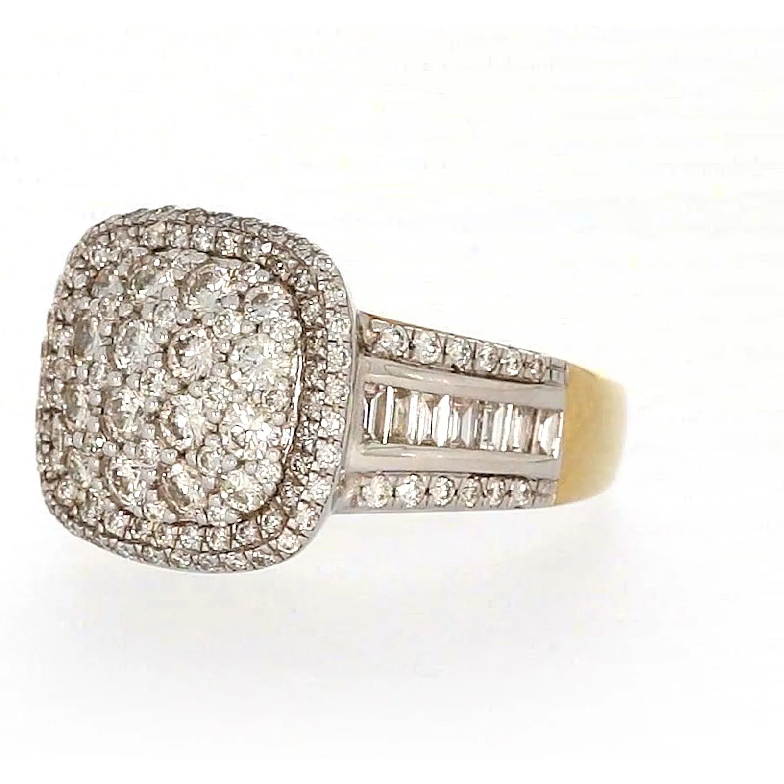 9ct Two Tone Gold Round Brilliant Cut 1.50 Carat tw of Diamonds Ring