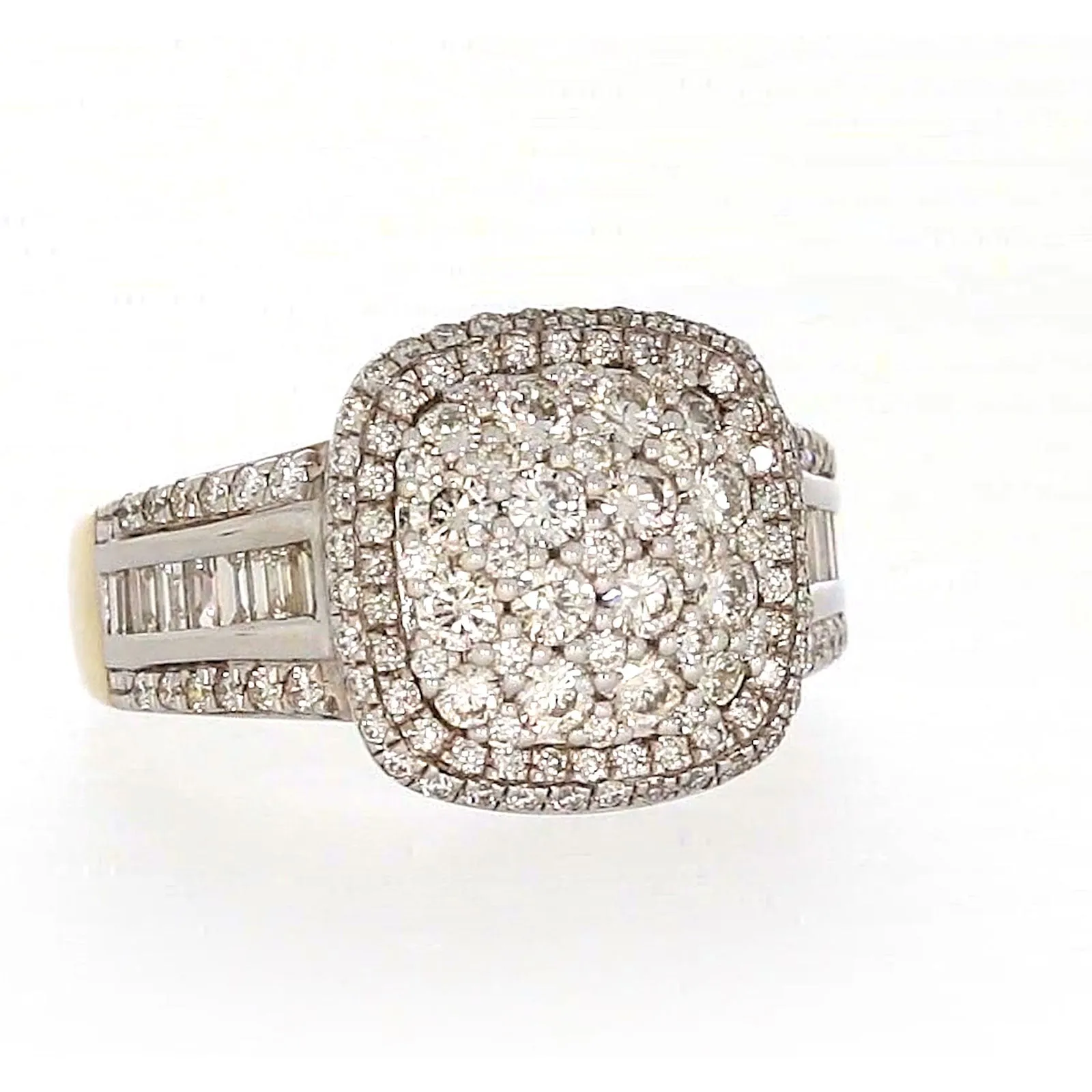 9ct Two Tone Gold Round Brilliant Cut 1.50 Carat tw of Diamonds Ring